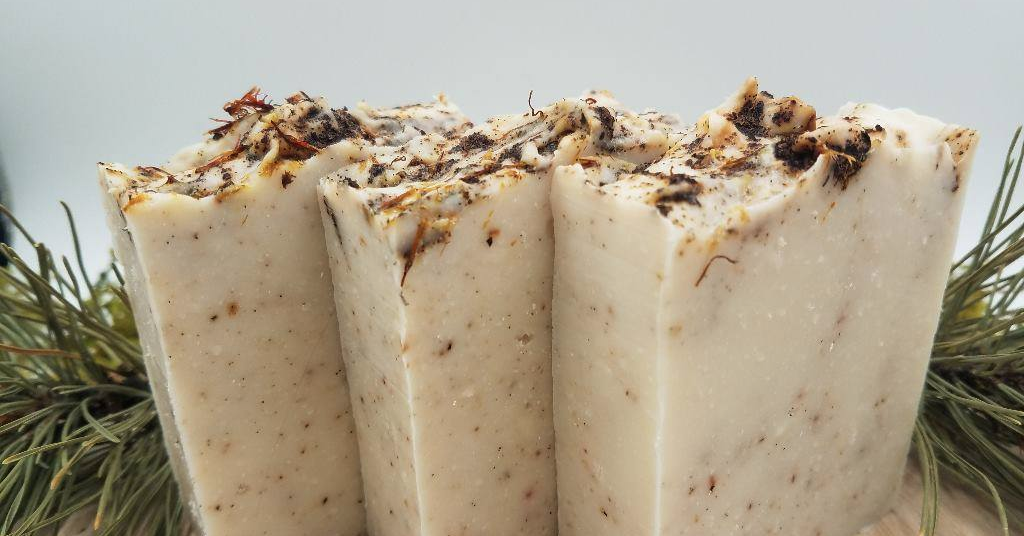 Haus of Gloi Facebook ad: Handmade vegan bath products and unique fragrances.