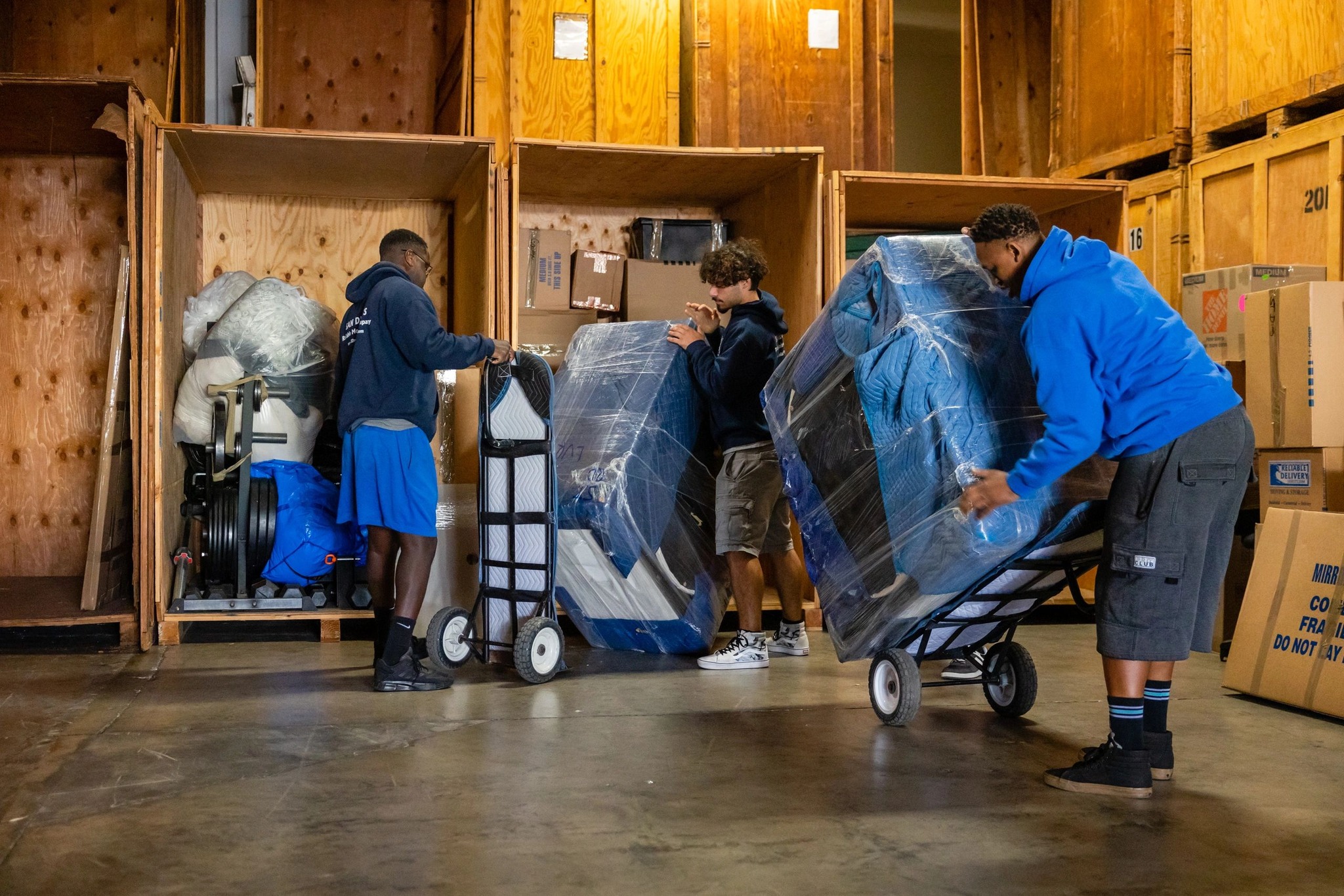 Reliable Delivery LLC Facebook ad: Award-Winning Movers in San Diego