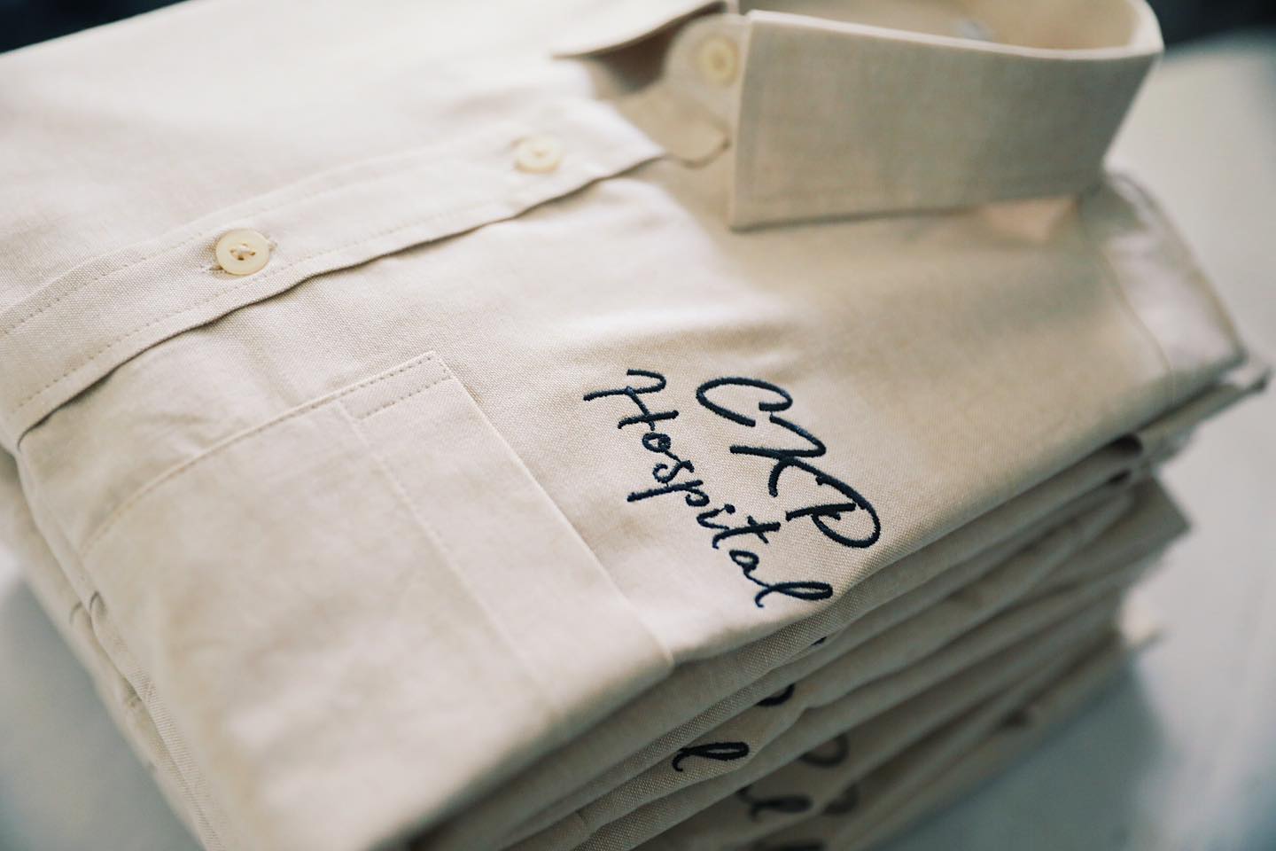 SisterP Stylish & Affordable Shirts Facebook ad: งานรีวิวจริงจากลูกค้าของเรา, โรงพยาบาลเจริญกรุงประชารักษ์