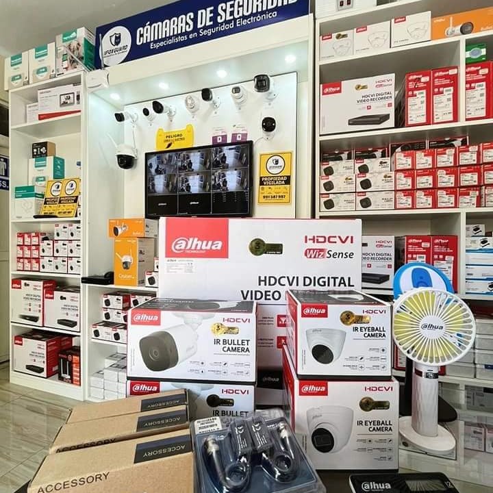 Foxguard Technology Facebook ad: Mantén protegido tu hogar o negocio con nuestros…