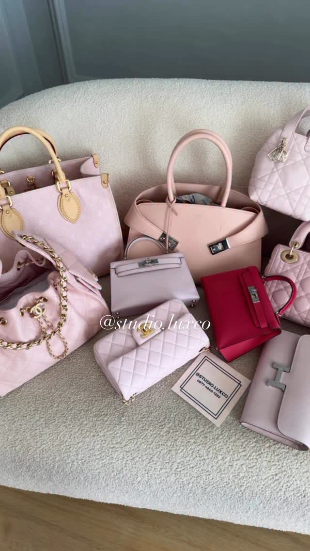Studio Luxco Facebook ad: Pink accessories to pair with your summer outfits