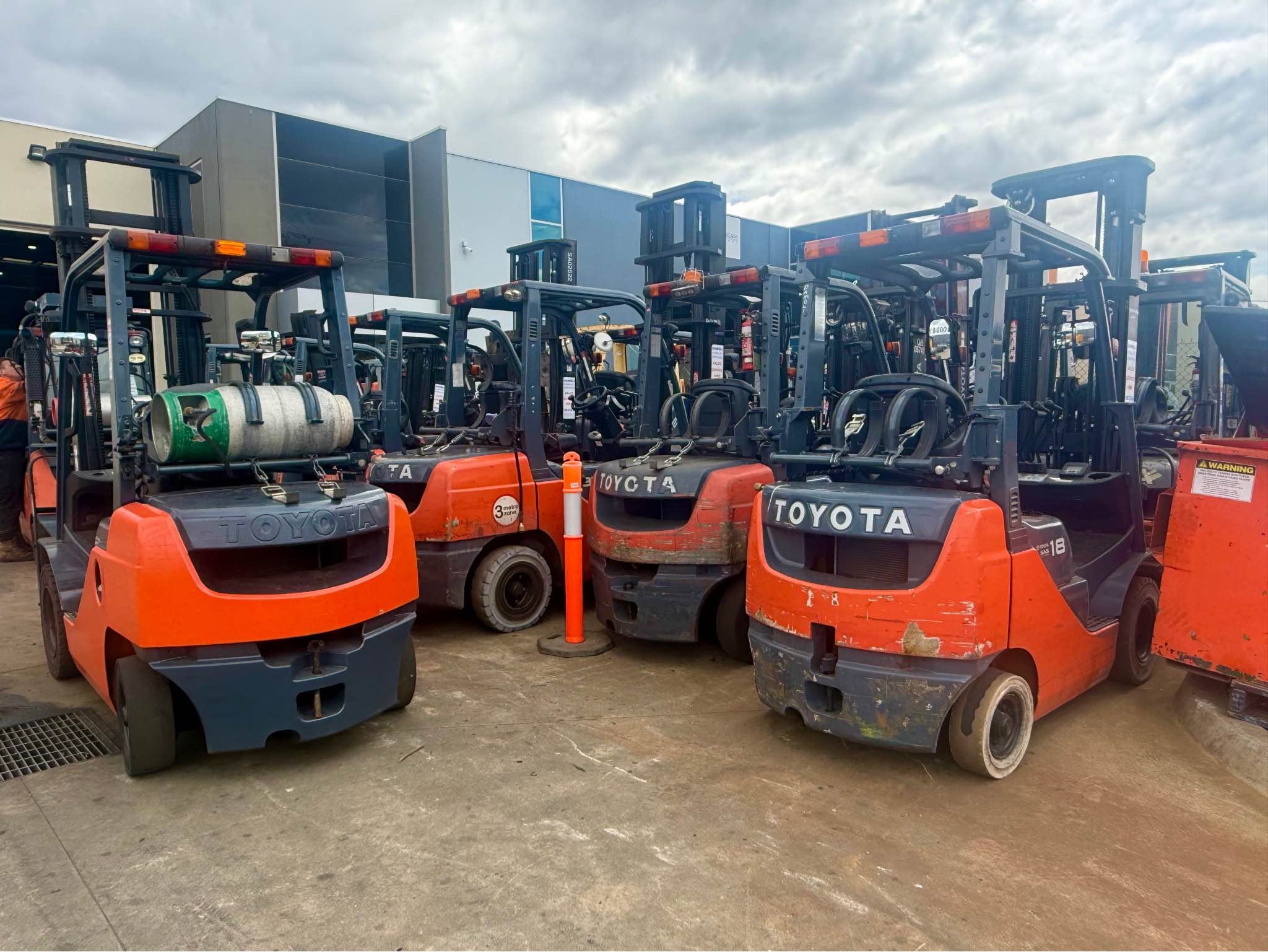 Damoli Forklifts Facebook ad: 2023 Toyota Forklifts - all must go!