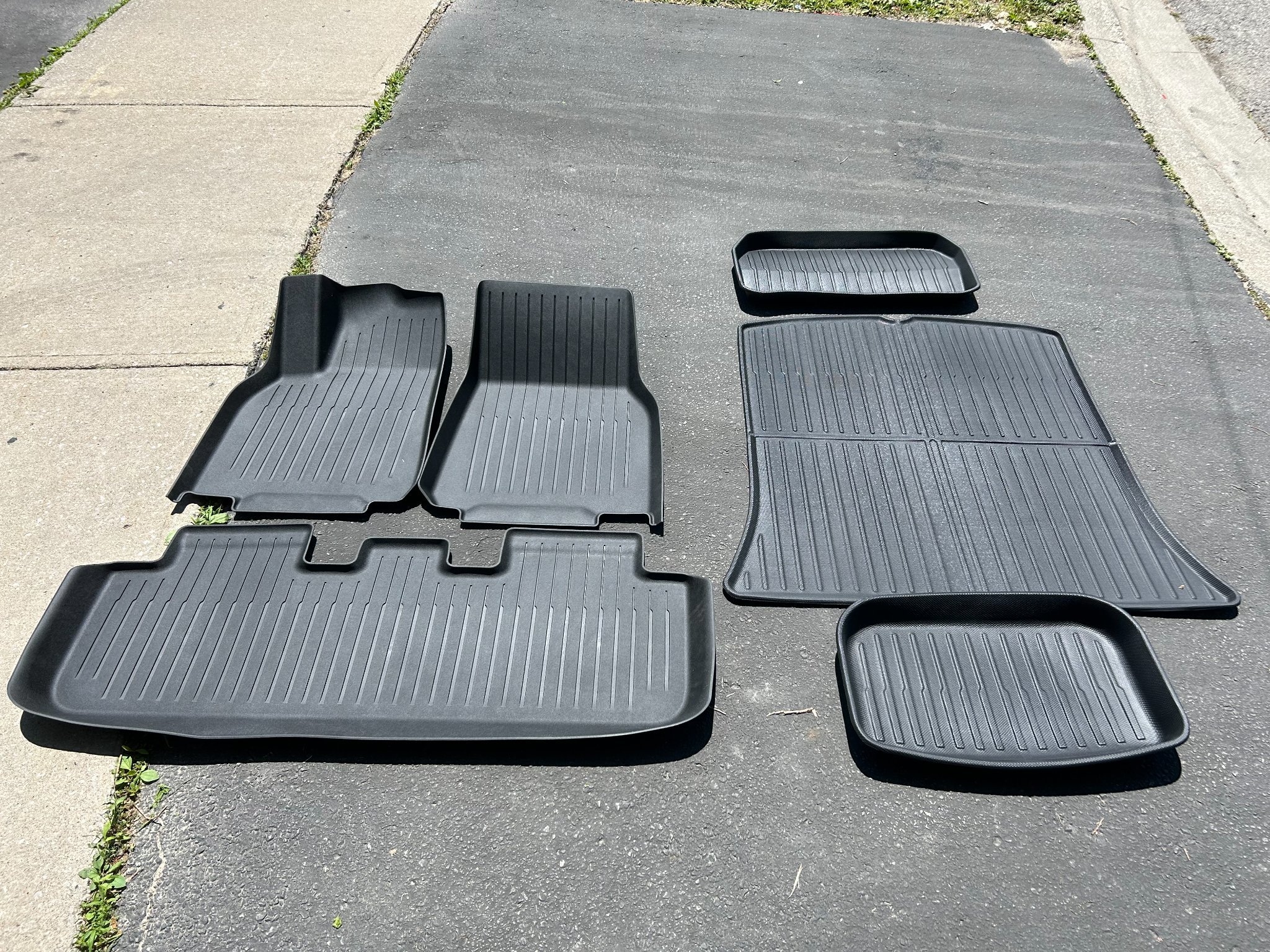 Finn Hu Facebook ad: Tesla Model Y/3 All-Weather Floor mats and Trunk mats…