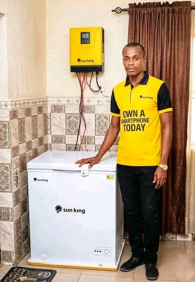 Easy-buy Sunking product service Facebook ad: THE FREEZER COMES WITH