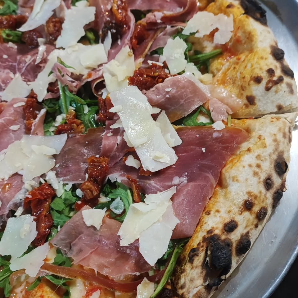Diavolo Pizza Facebook ad: Si todavía no vienes al Diavolo, te estás…