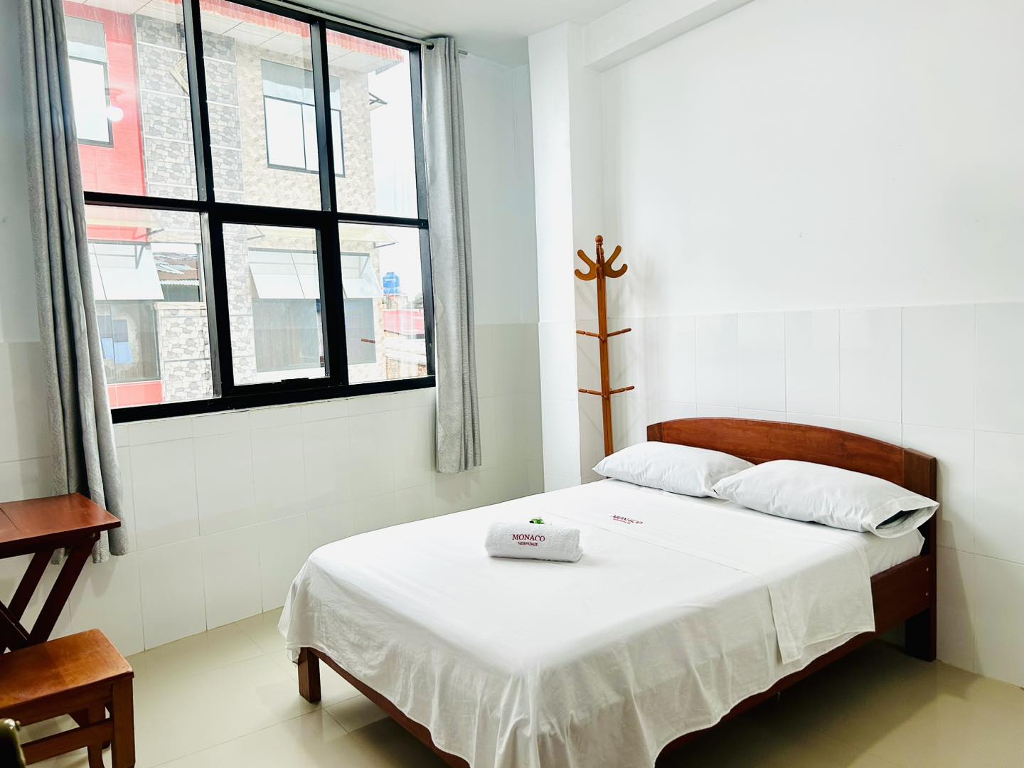 Hospedaje Monaco Facebook ad: Contamos con habitaciones simples desde S/ 20.00 y…