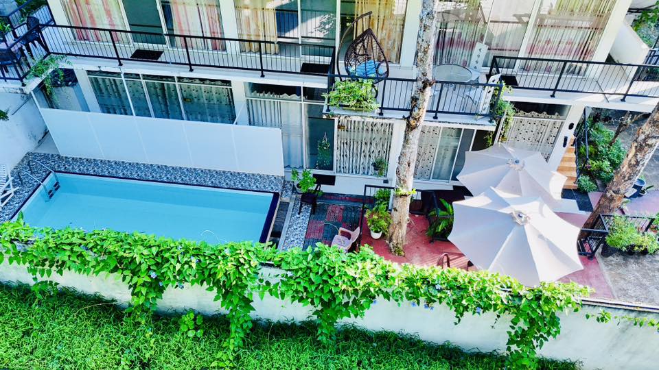 Eco Resort Kandy Facebook ad: එයත් එක්ක 4900/=ට එකක් යමුද 9500/=ට මෙච්චර facility…