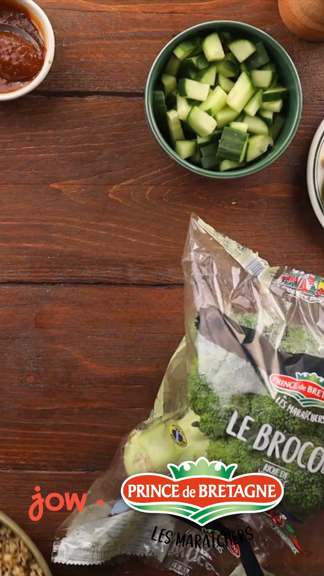 Jow Facebook ad: La recette du buddha bowl au poulet, brocoli & sauce satay
