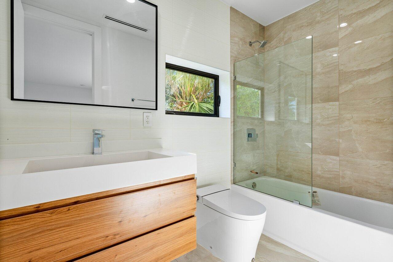 Bathroom Remodel Geeks Facebook ad