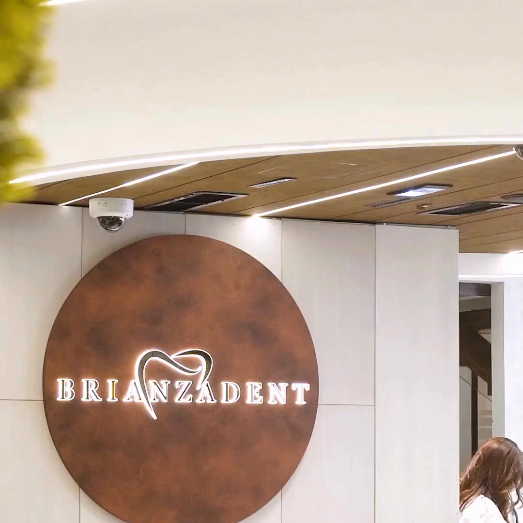 Turismo Dentale Albania - Brianza Dent Facebook ad: Non aspettare ancora, contattaci subito!