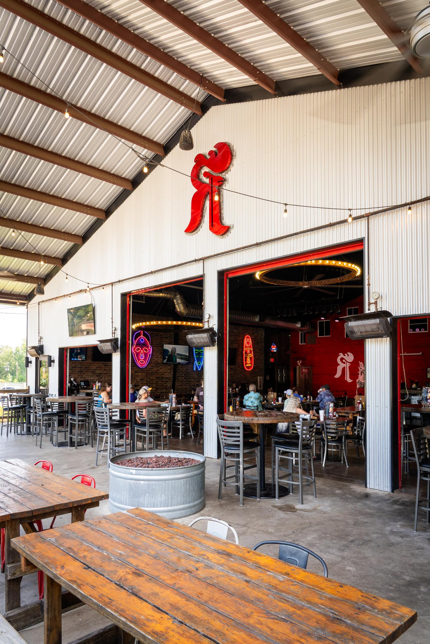 Red Rooster Icehouse Facebook ad: Weekly events at the Red Rooster!