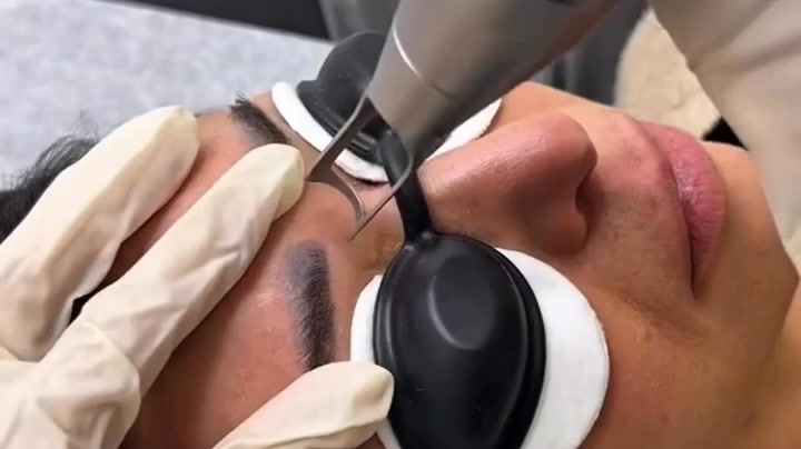 Microblanding con Maryuri Beauty Facebook ad: Maryuri Beauty