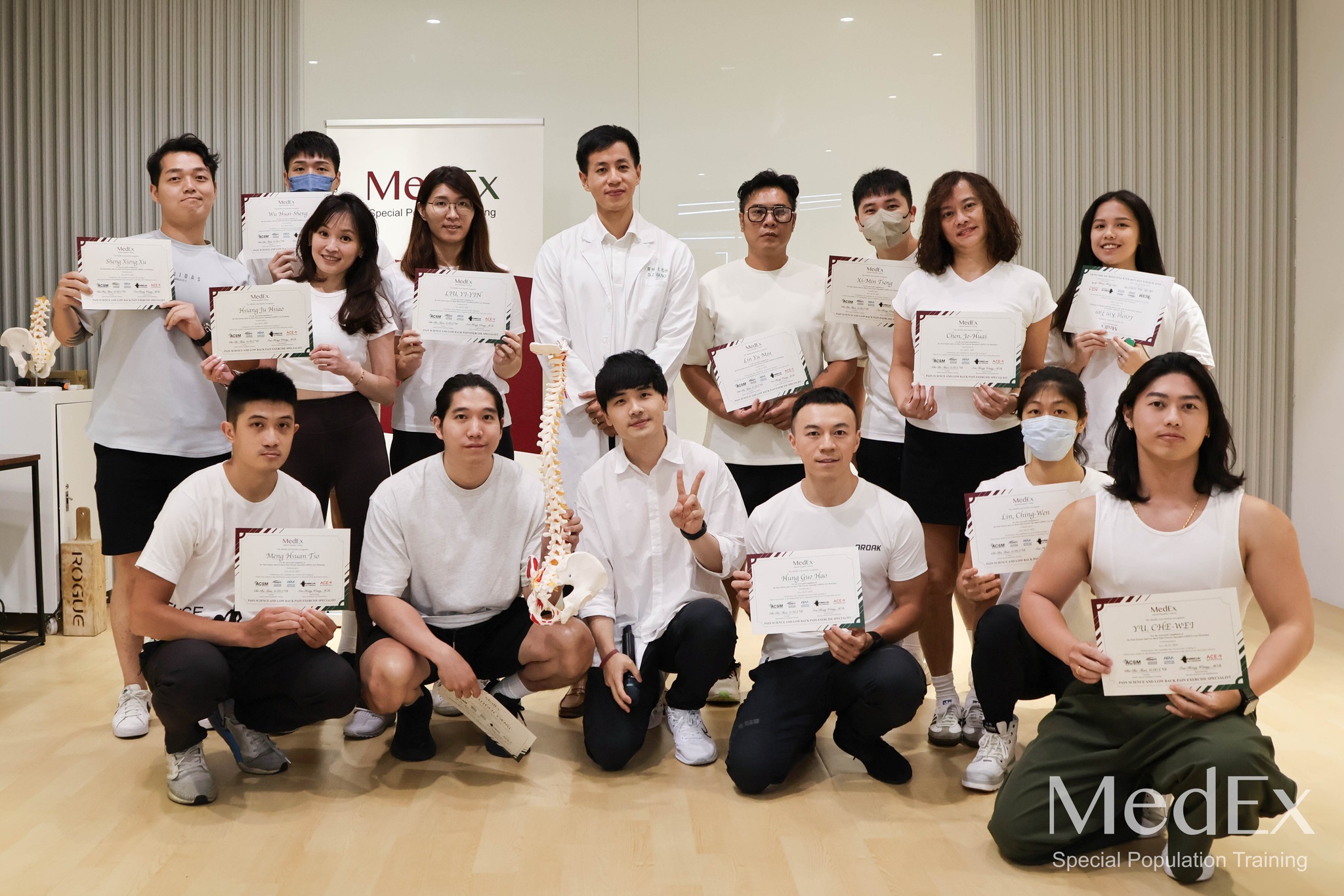 MedEx 醫適能 |特殊族群專業訓練 Facebook ad: 「超過8成的人一生中都會經歷下背痛,但你的運動訓練觀念卻還停留在10年前?」