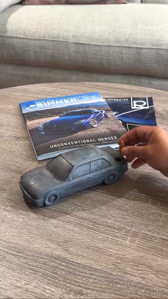 Dos Santos Collective Facebook ad: Park an E30 on Your Desk