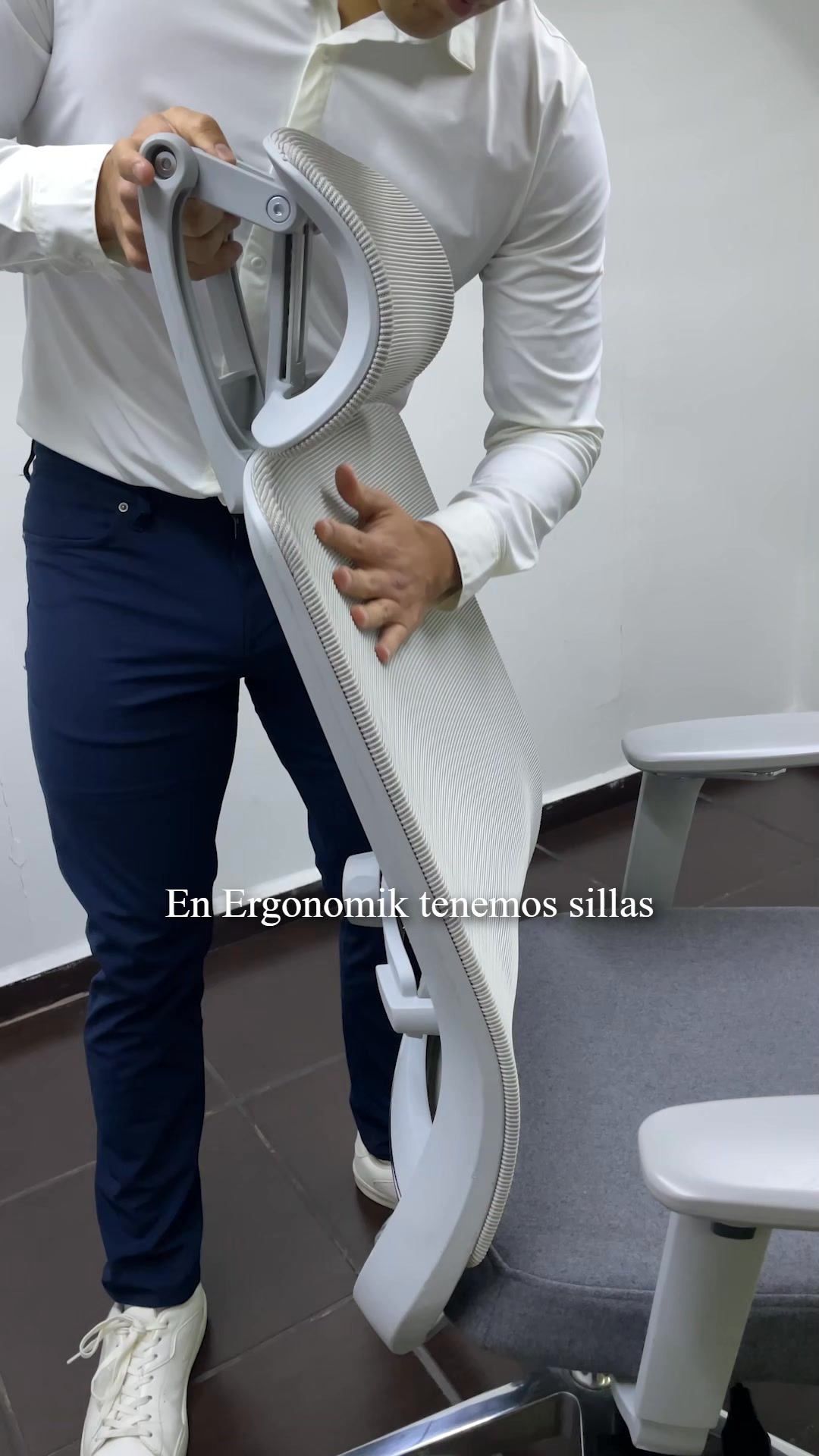 Ergonomik.mx Facebook ad: Comodidad real para largas horas sentado