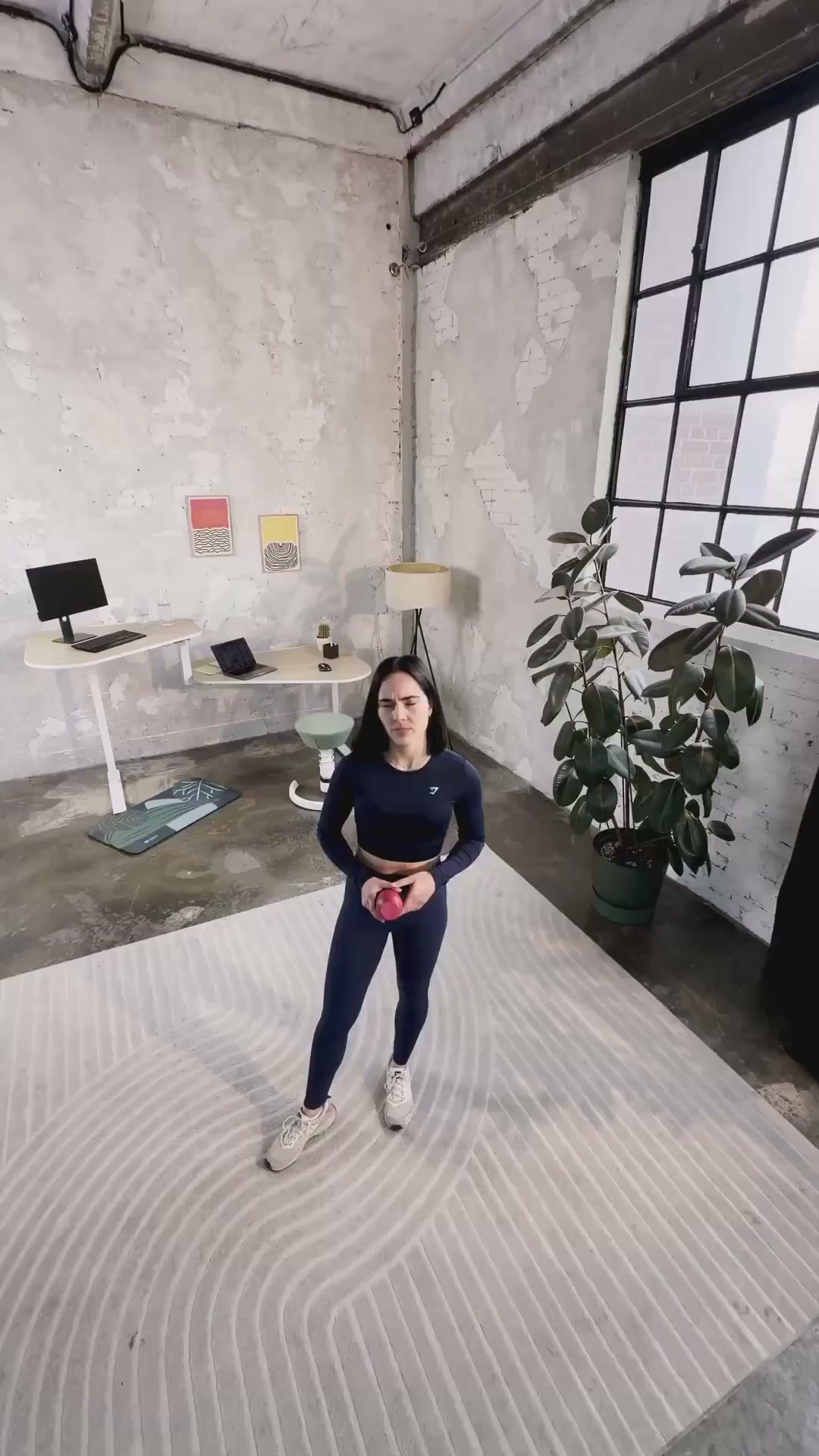 Aeris - Never just sit Facebook ad: Restez en mouvement, même au bureau