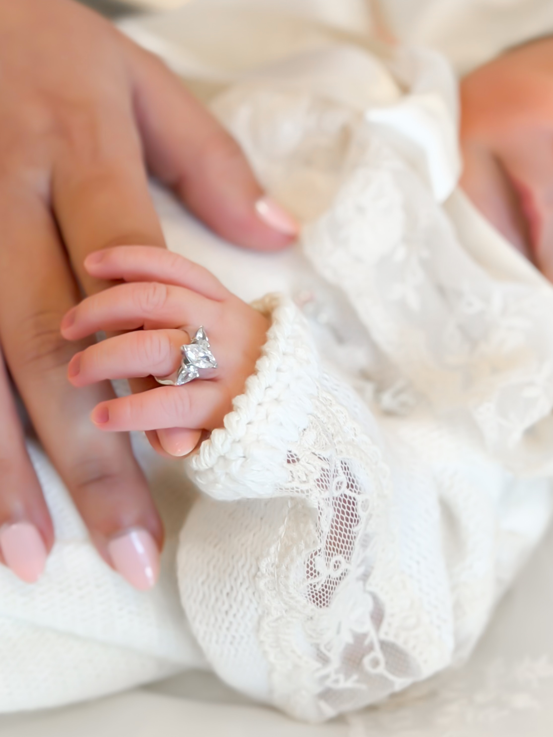 Bella & Lucella Facebook ad