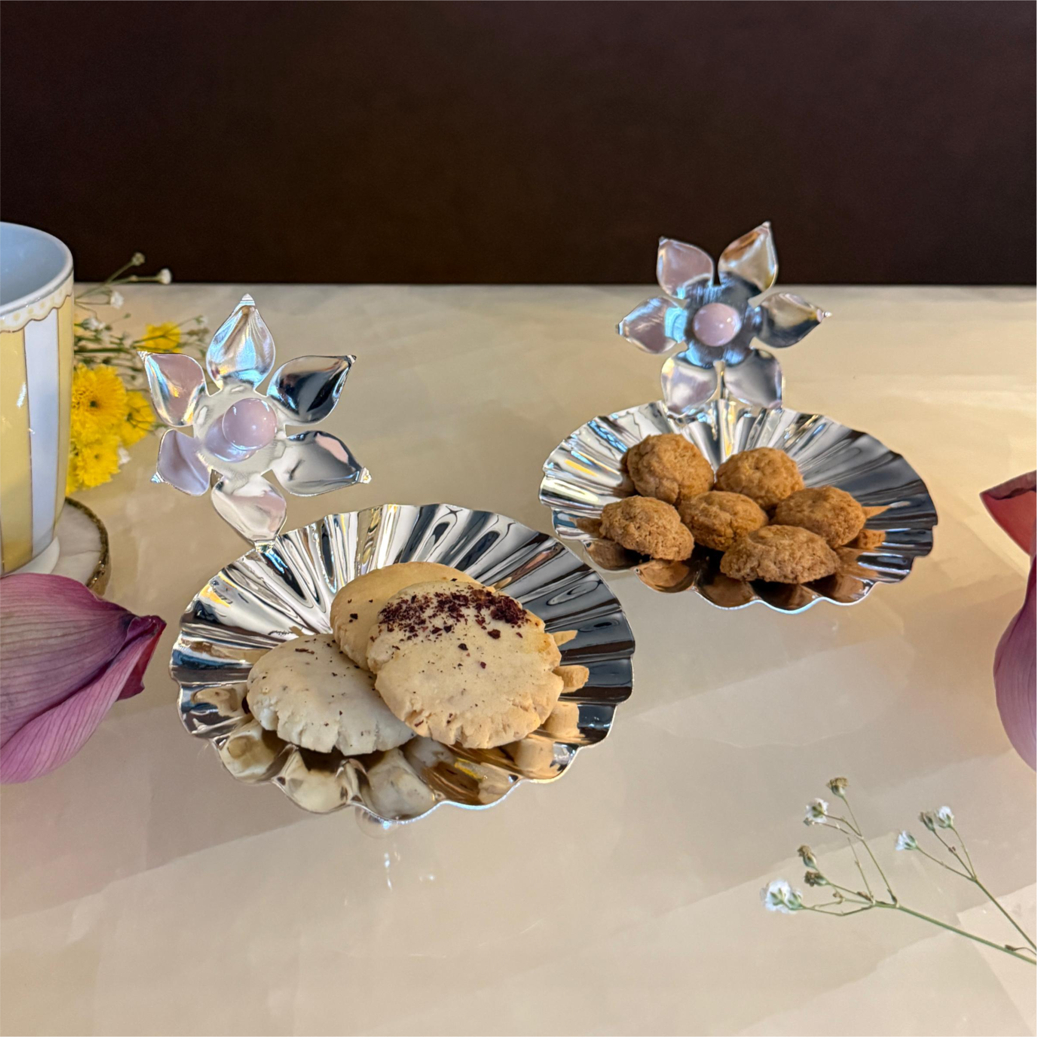 EL'UNIQUE Facebook ad: Perfect for gifting at weddings and events-for a touch of…