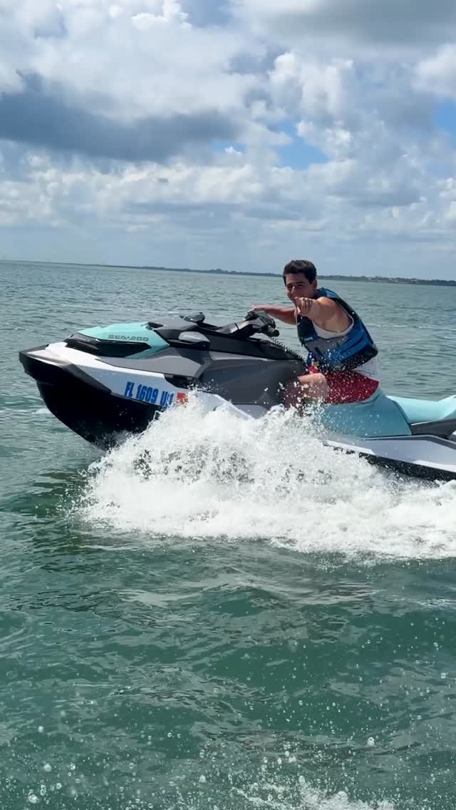 Salty’s Water Sports Boat & Jet Ski Rental Facebook ad
