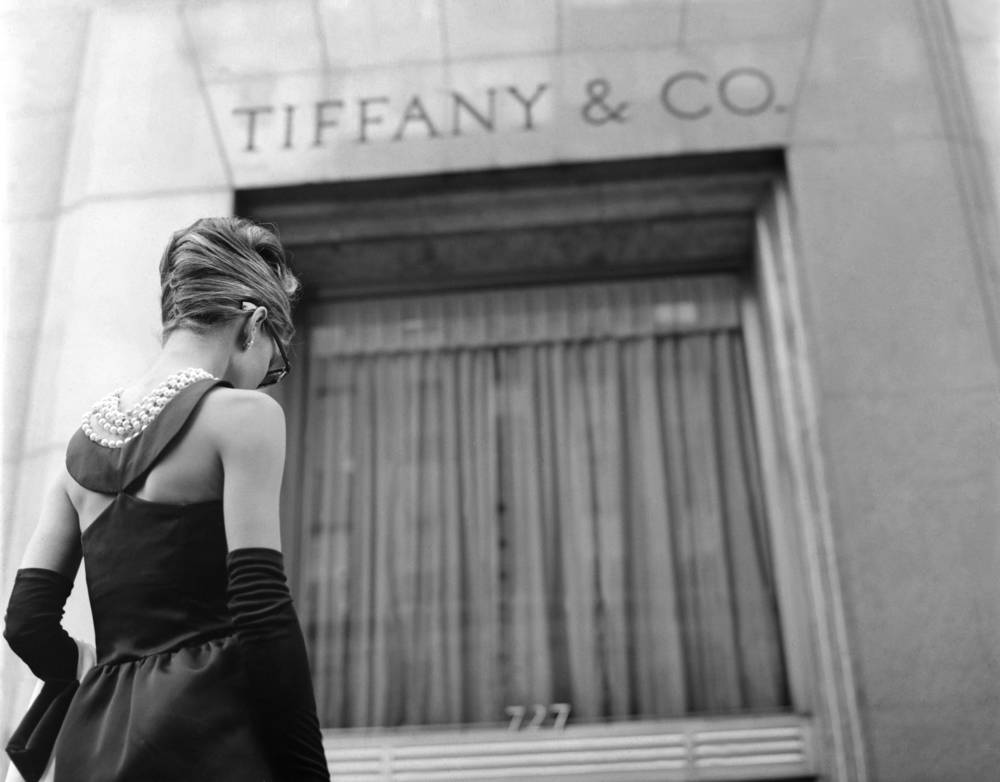 Artphotolimited Facebook ad: Make your icons live forever.