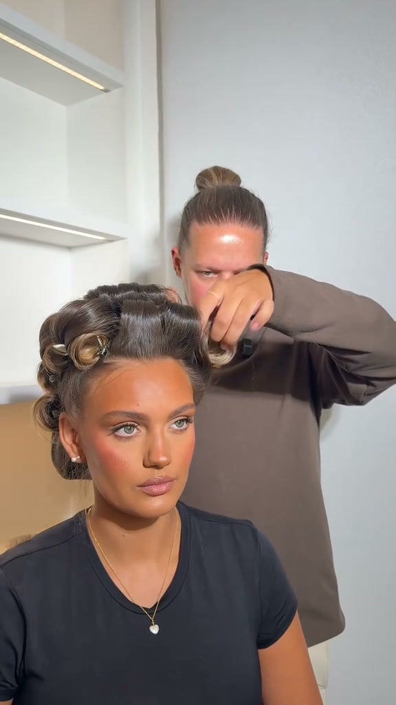 Color Wow Facebook ad: Flat Hair → VOLUME!