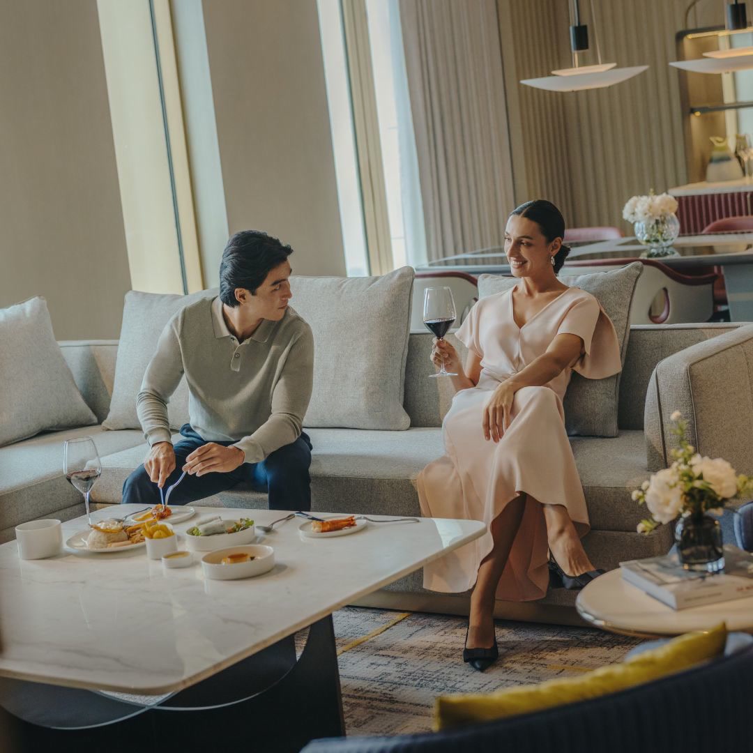 Fairmont Hanoi Facebook ad: Gold Lounge