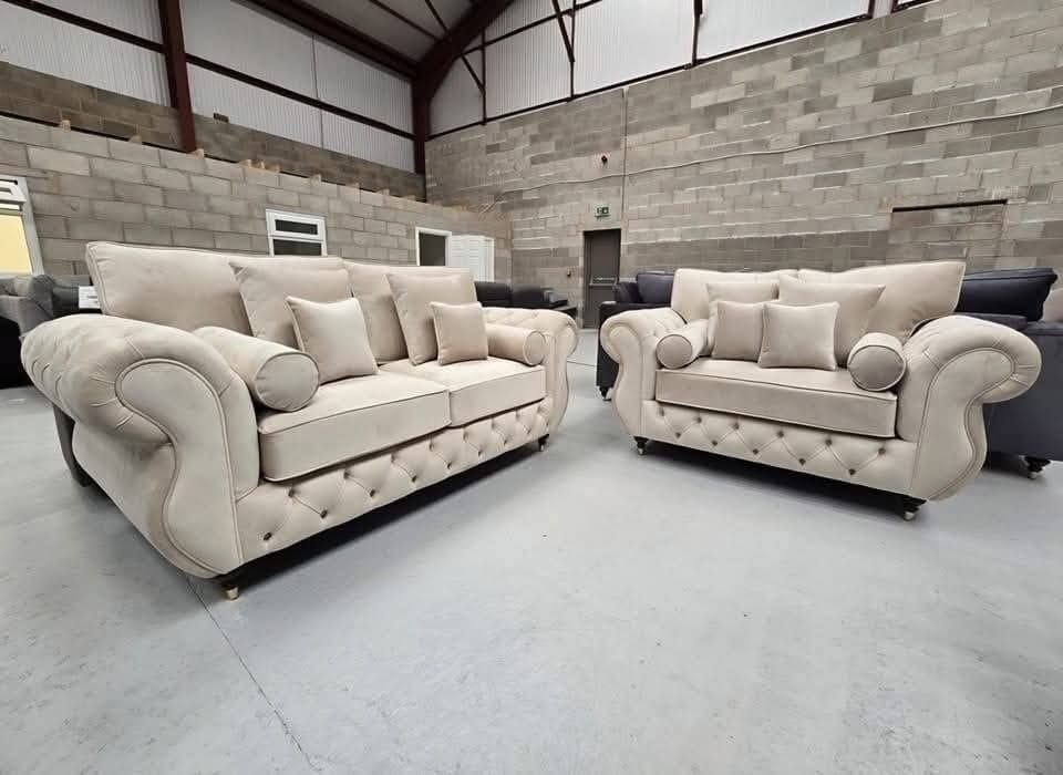 Cozy-Panda Furniture Facebook ad: New Year - New Livingroom Goals!