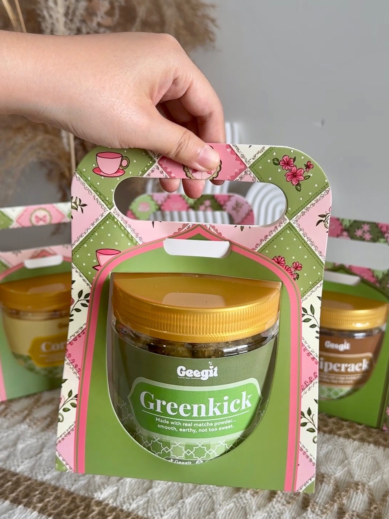 HumairaGift HQ Facebook ad: Team Matcha Strawberry aesthetic tu mesti suka yang…
