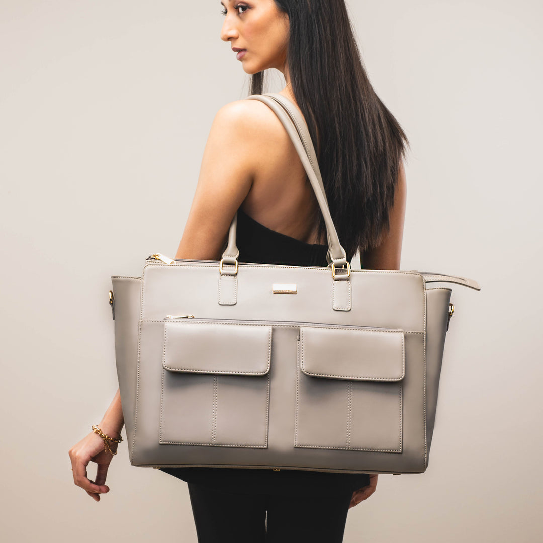 Purva Bhumak Facebook ad: Oversized Tote Bags for up to 17 laptop