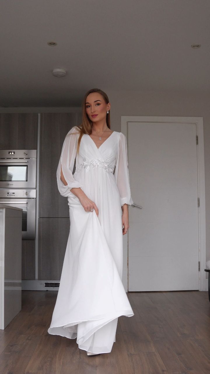 Jasmine High Facebook ad: Will be wearing these beautifully flowy dresses the…