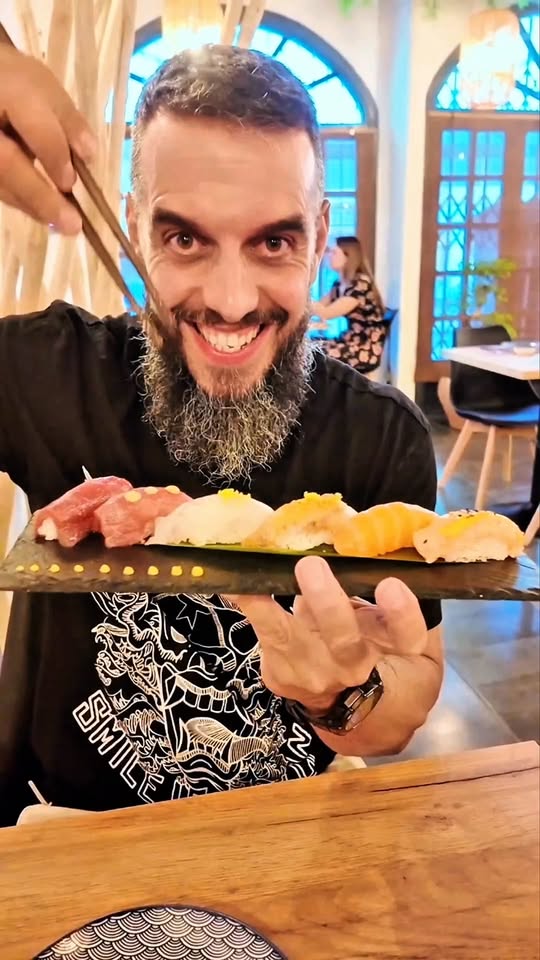 Edo sushi-bar-restaurante Fuengirola Facebook ad: VIVE JAPÓN EN FUENGIROLA