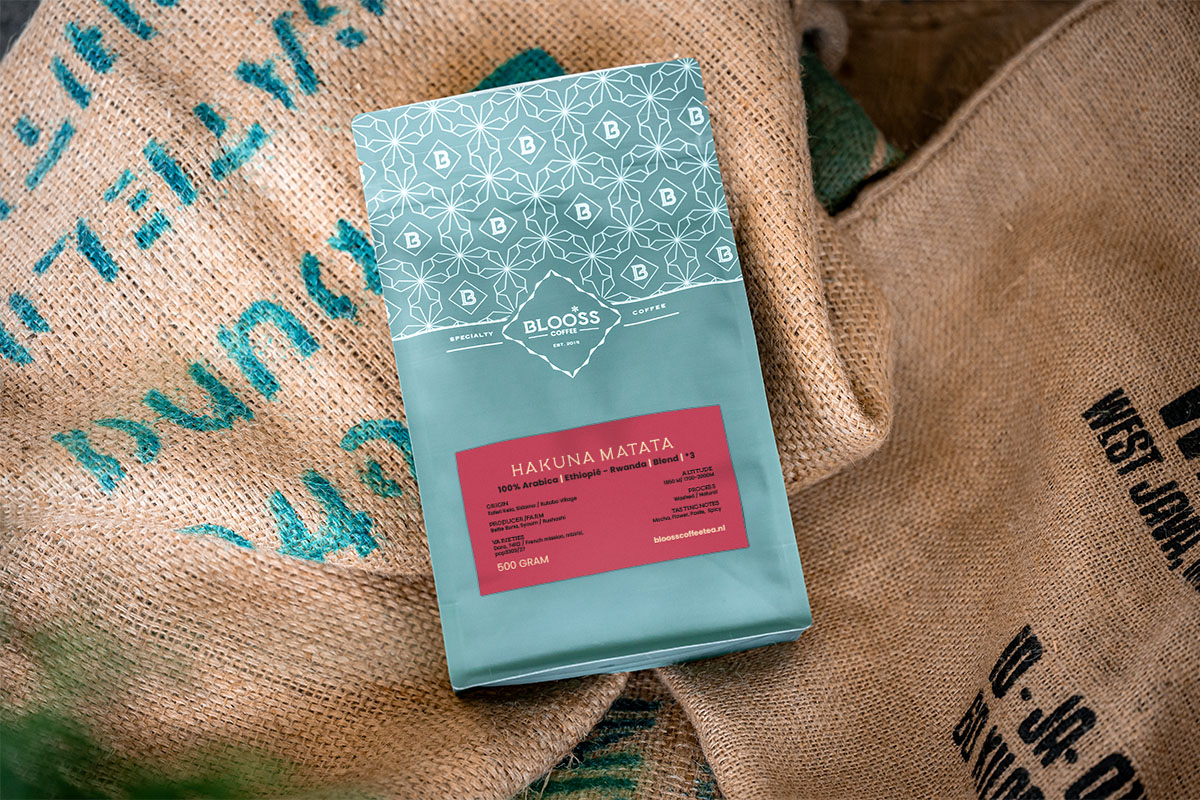 BLOOSS coffee Facebook ad: Ervaar het verschil: direct trade en zelf gebrande…
