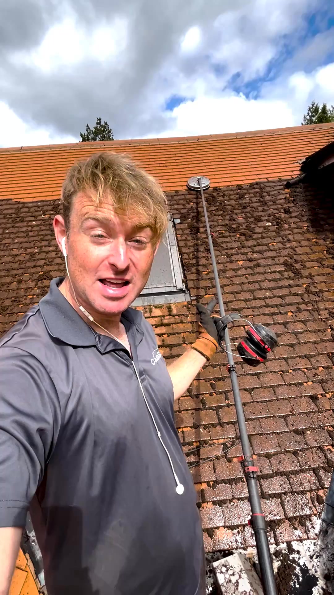 L.O.J Exterior Maintenance Facebook ad: Professional Roof Cleaning in Peterborough