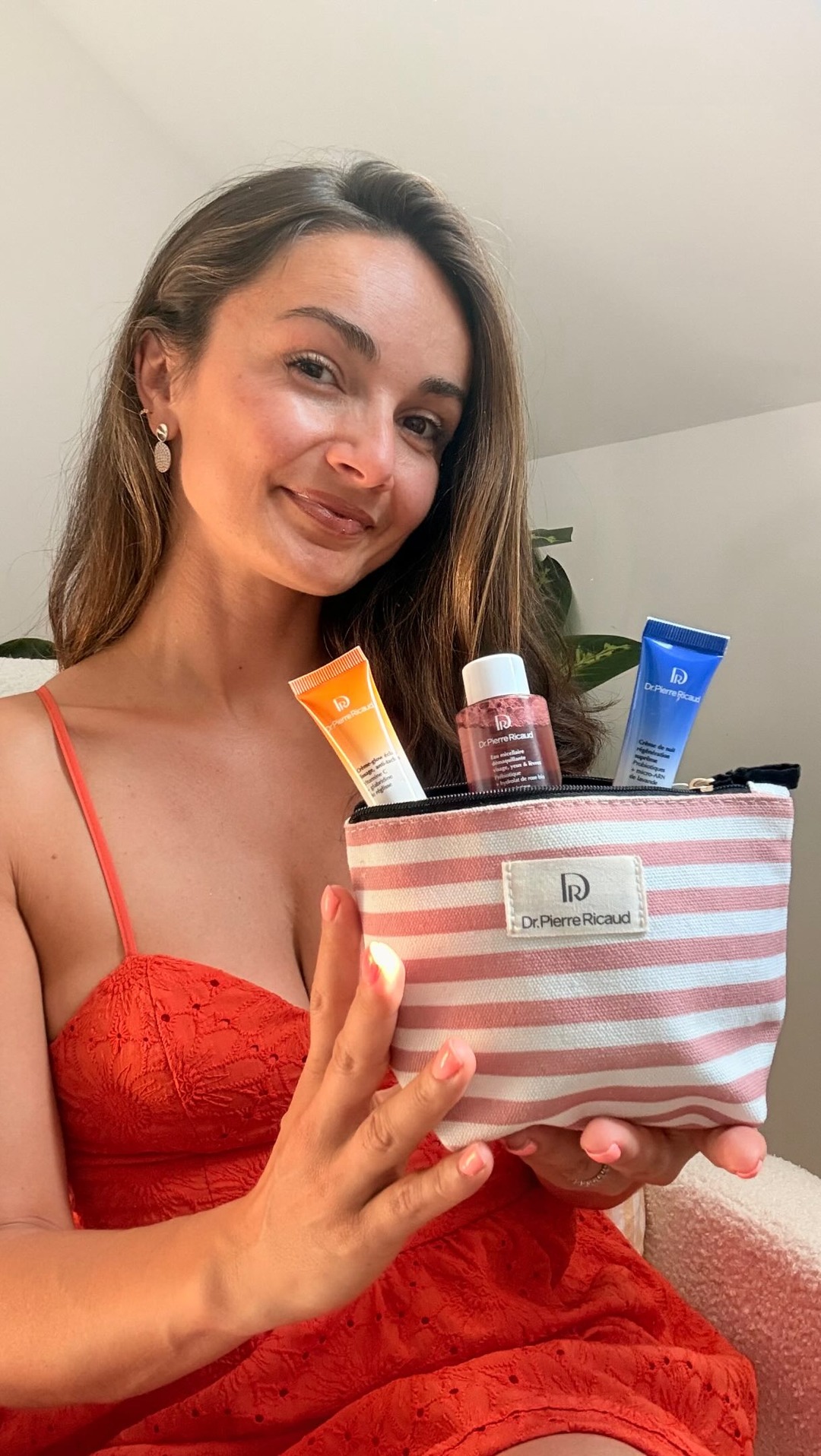 Nessa Lyo Facebook ad: On unboxe les soldes de soins experts @drpierrericaudfrance