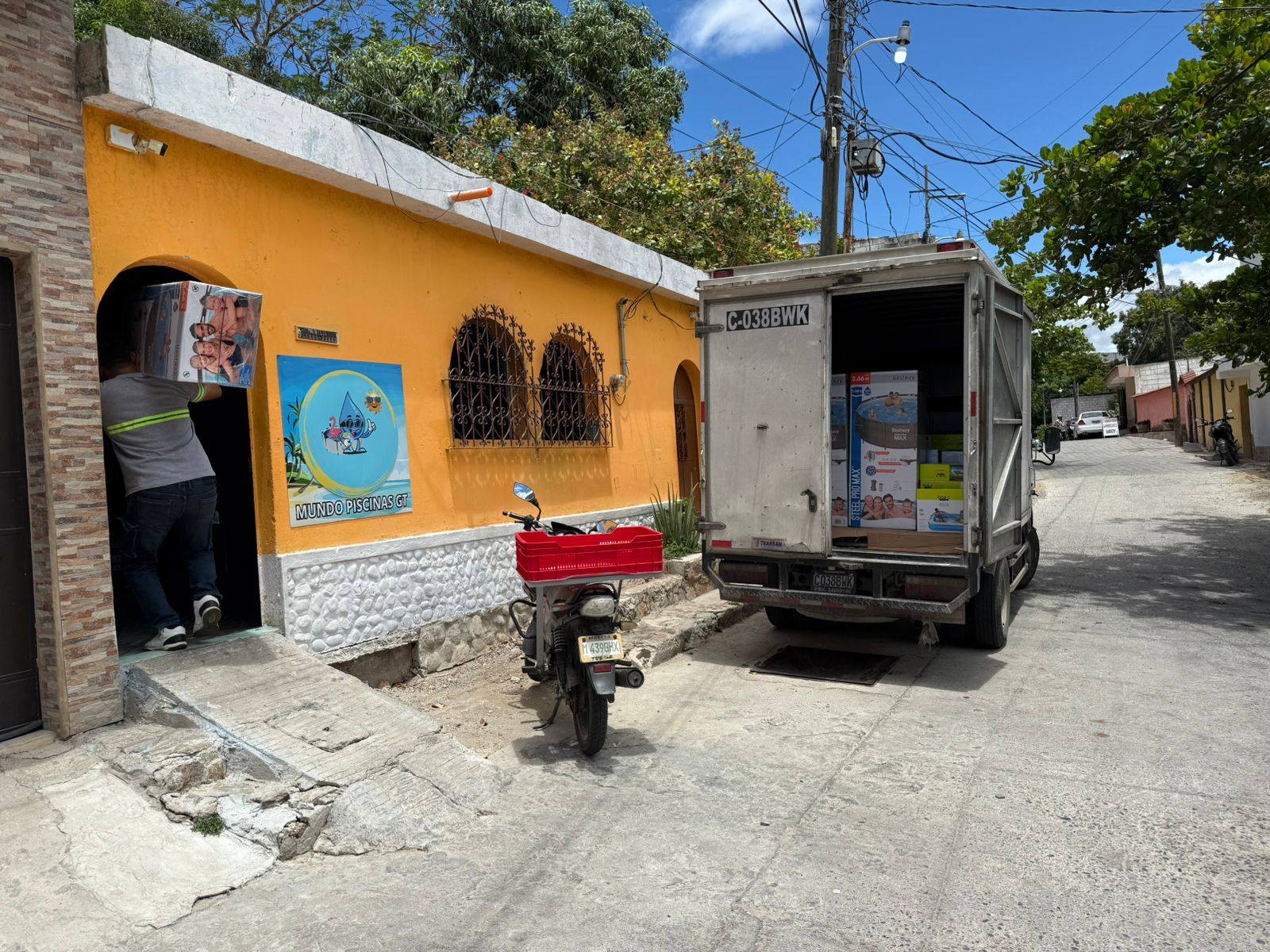 Mundo Piscinas Gt Facebook ad: LIQUIDACIÓN TOTAL EN TIENDA ZACAPA YA ULTIMAS PISCINAS…