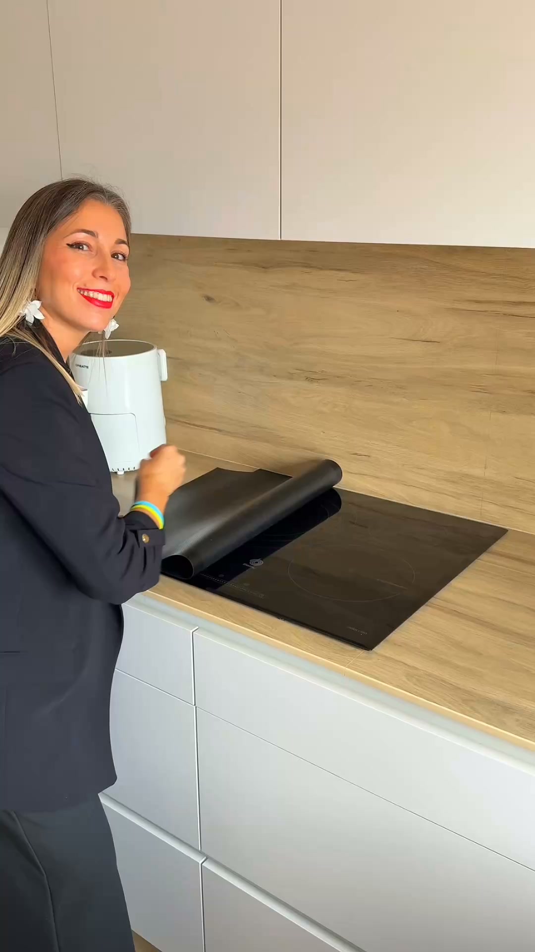 alydecohome Facebook ad: Favoritos Cocina ¿Cuál de ellos necesitas?