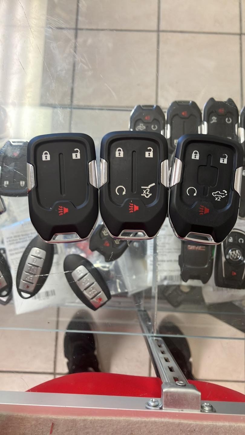 Garys auto lock Facebook ad: No tienes llave?