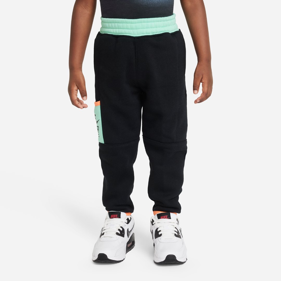 Nike Japan (ナイキ) Facebook ad