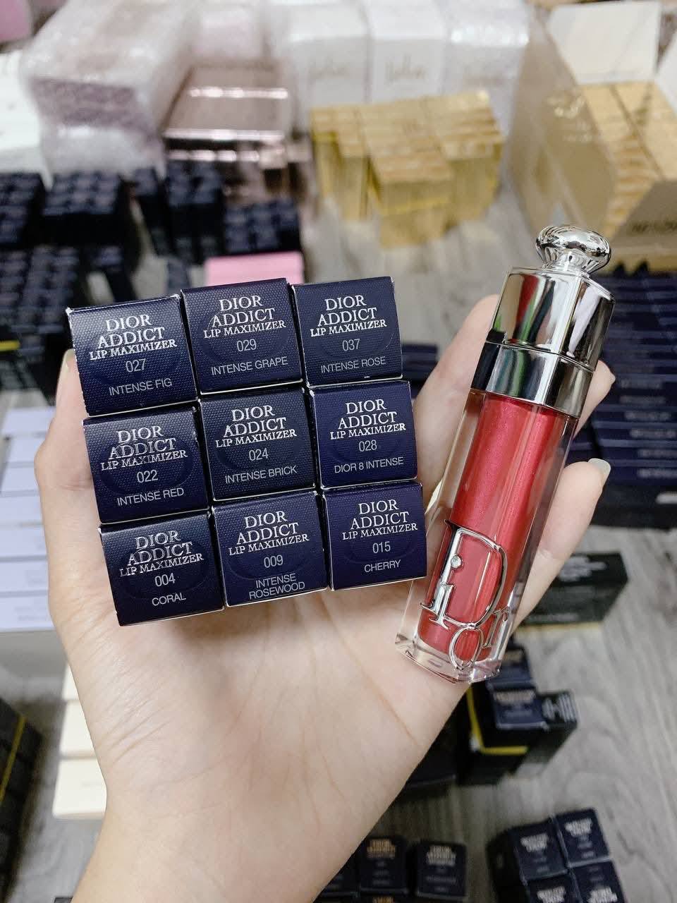 Valentine Luxury Cosmetics Facebook ad