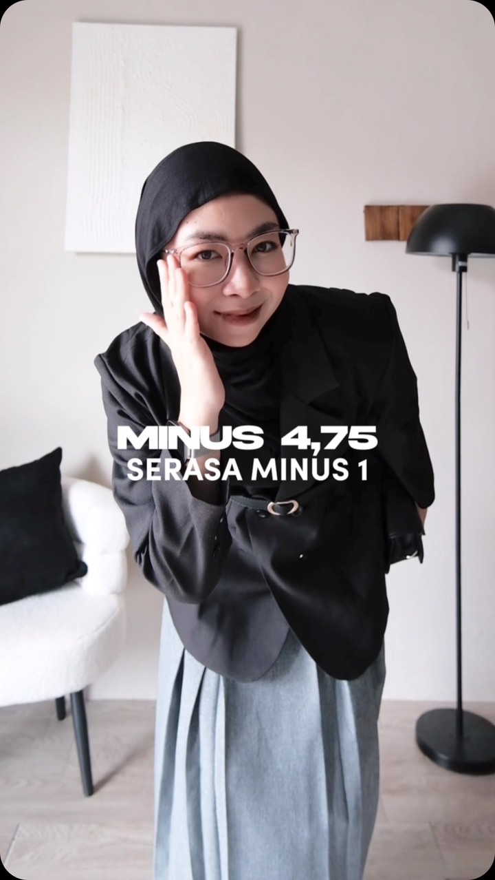 Kacamata Clarity Eyewear Facebook ad: Minus 4.75 serasa minus 1?!