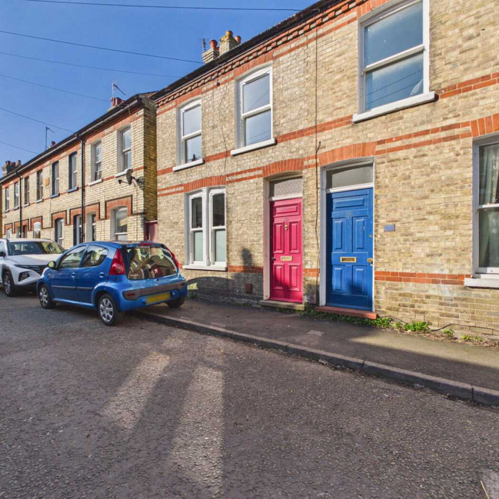 Cambridge haart Facebook ad: This beautifully refurbished end-of-terrace Victorian home…