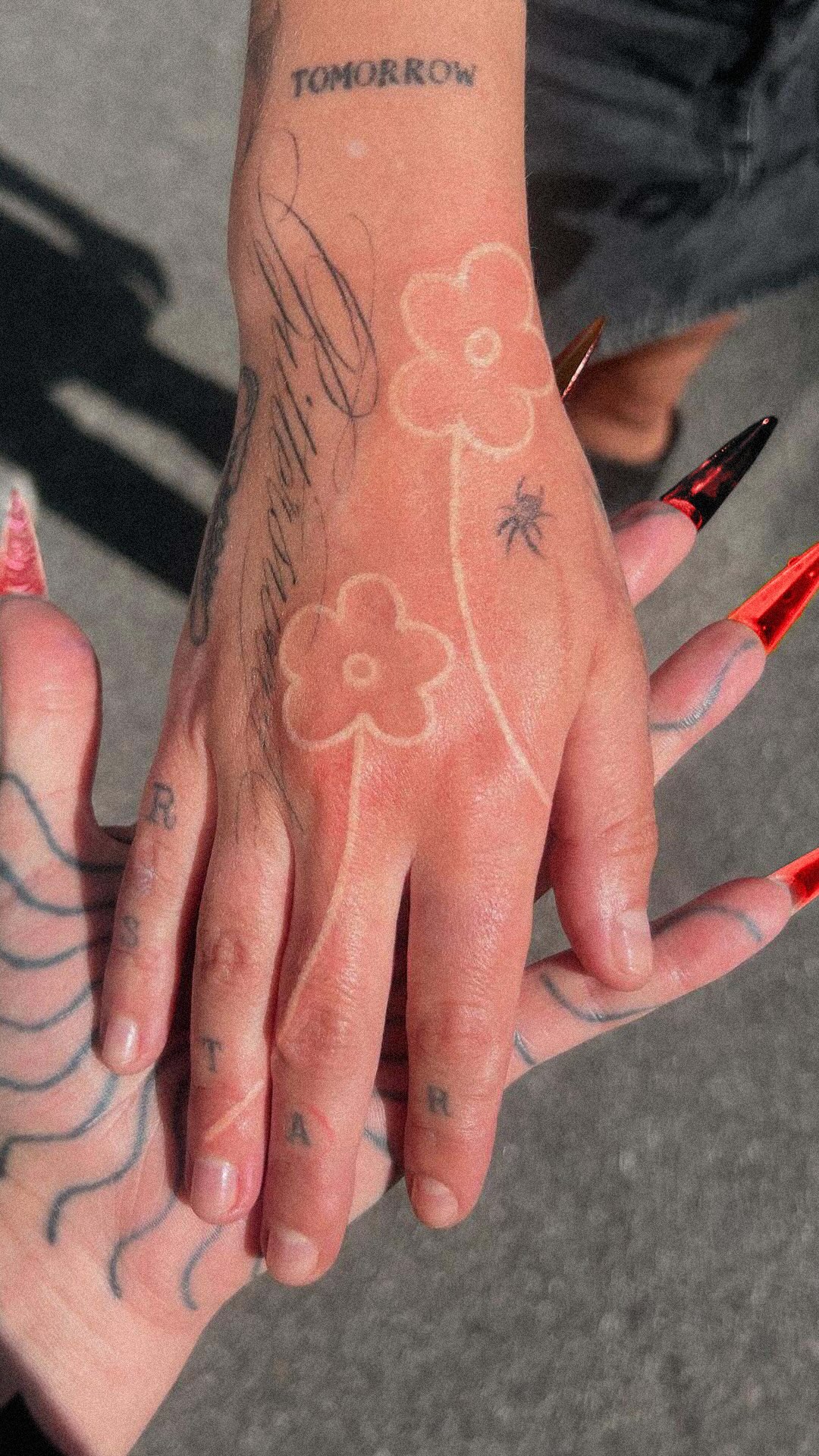 Tattoox Facebook ad: quién no querría una cicatriz tribal?