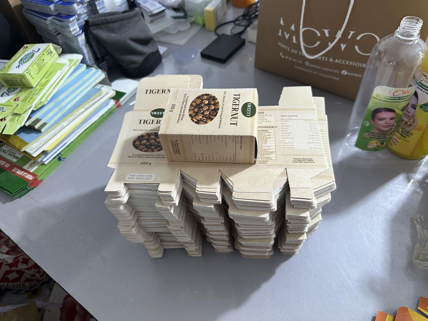 DevCreative Facebook ad: Créez des emballages carton personnalisés pour vos produits…