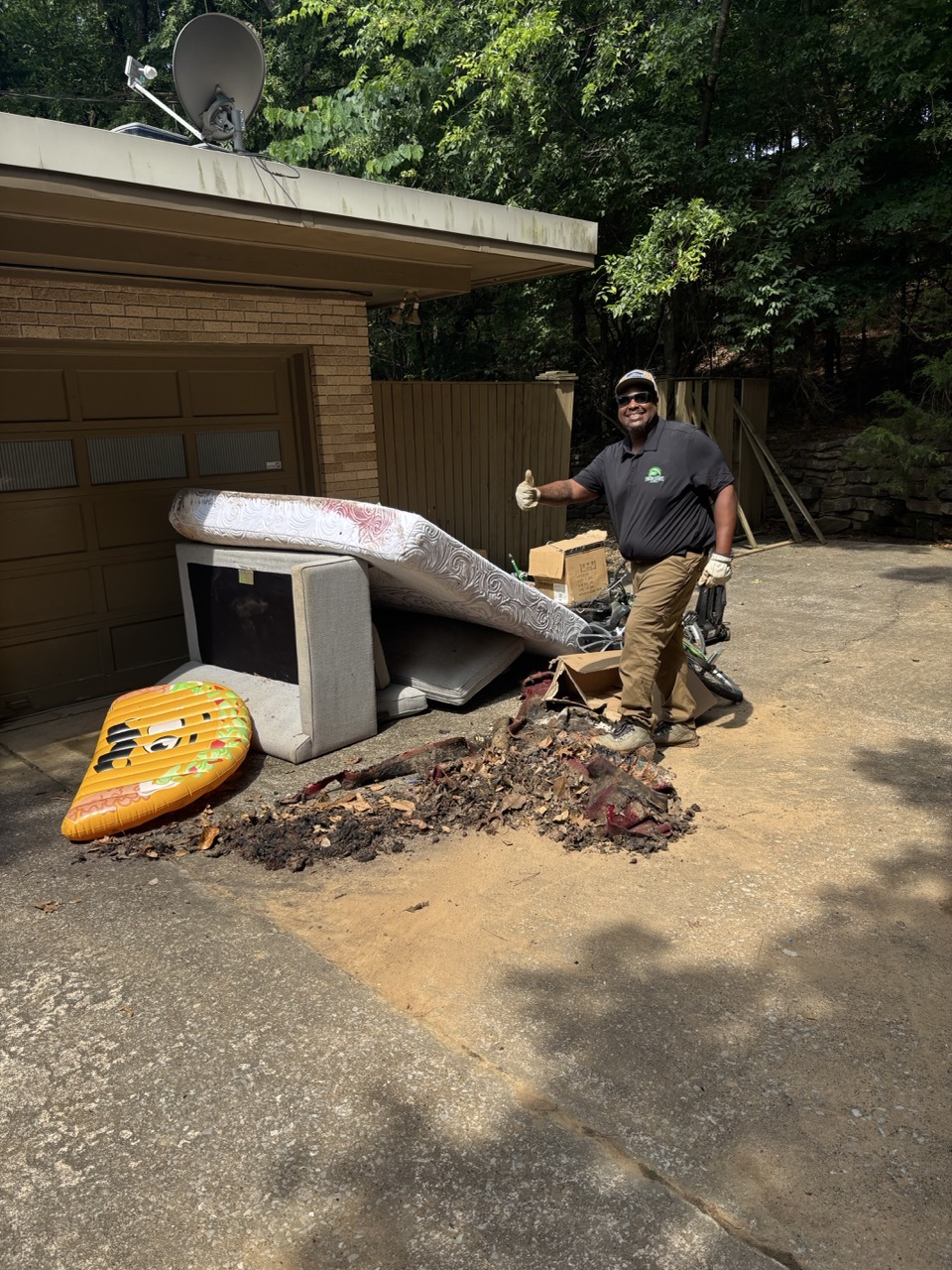 Fresh Start Junk Removal Facebook ad: Message me for details