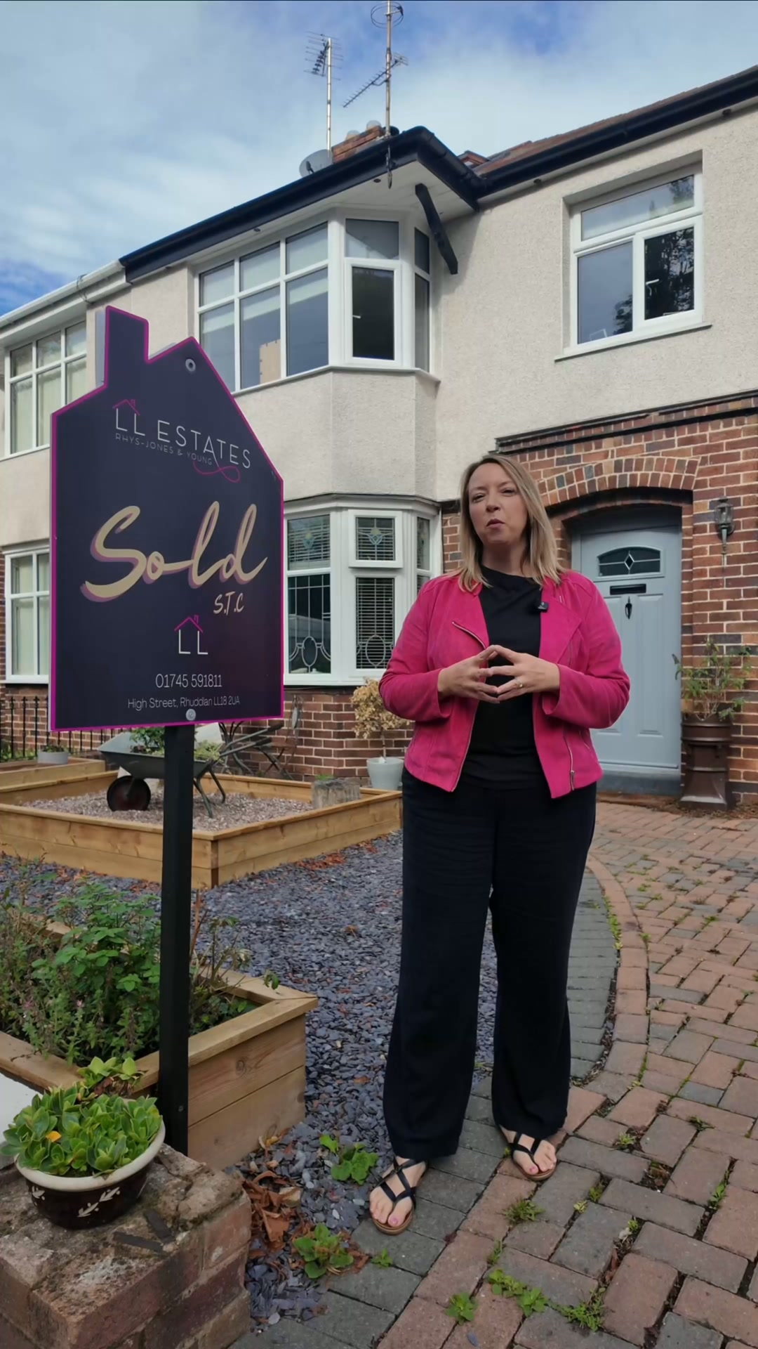 LL Estates Facebook ad: Click for your Free Valuation.