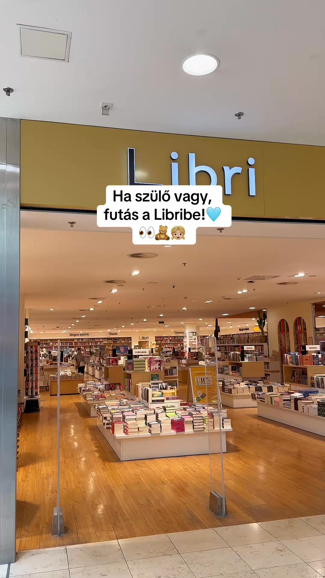 100Moments Facebook ad: Már a Líra és Libri üzletekben is!
