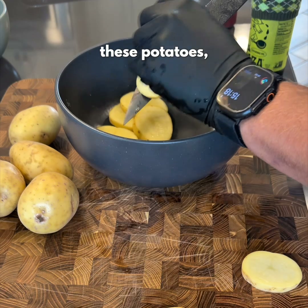 Dalstrong Facebook ad: Upgrade Your Kitchen