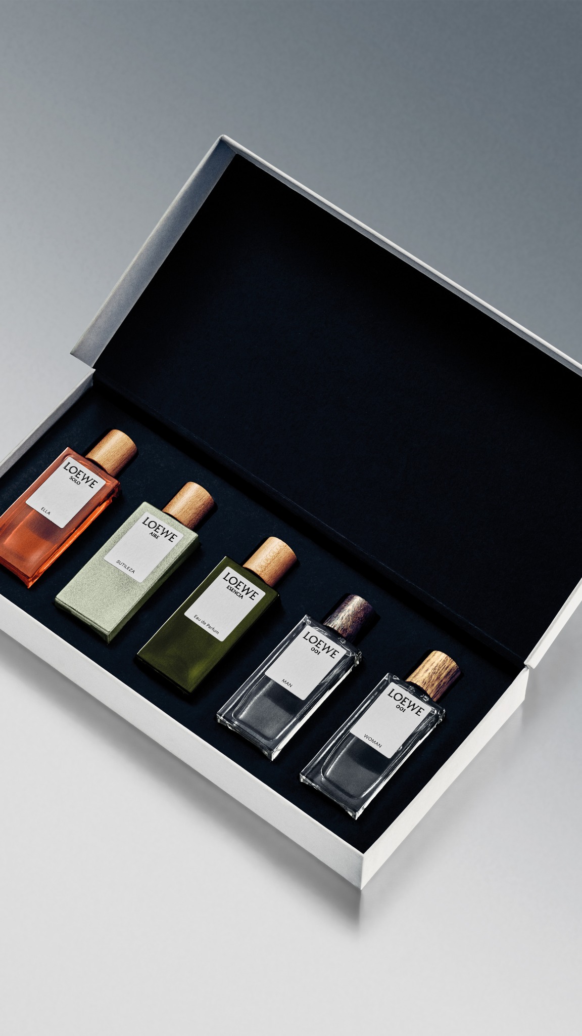 LOEWE Perfumes Facebook ad