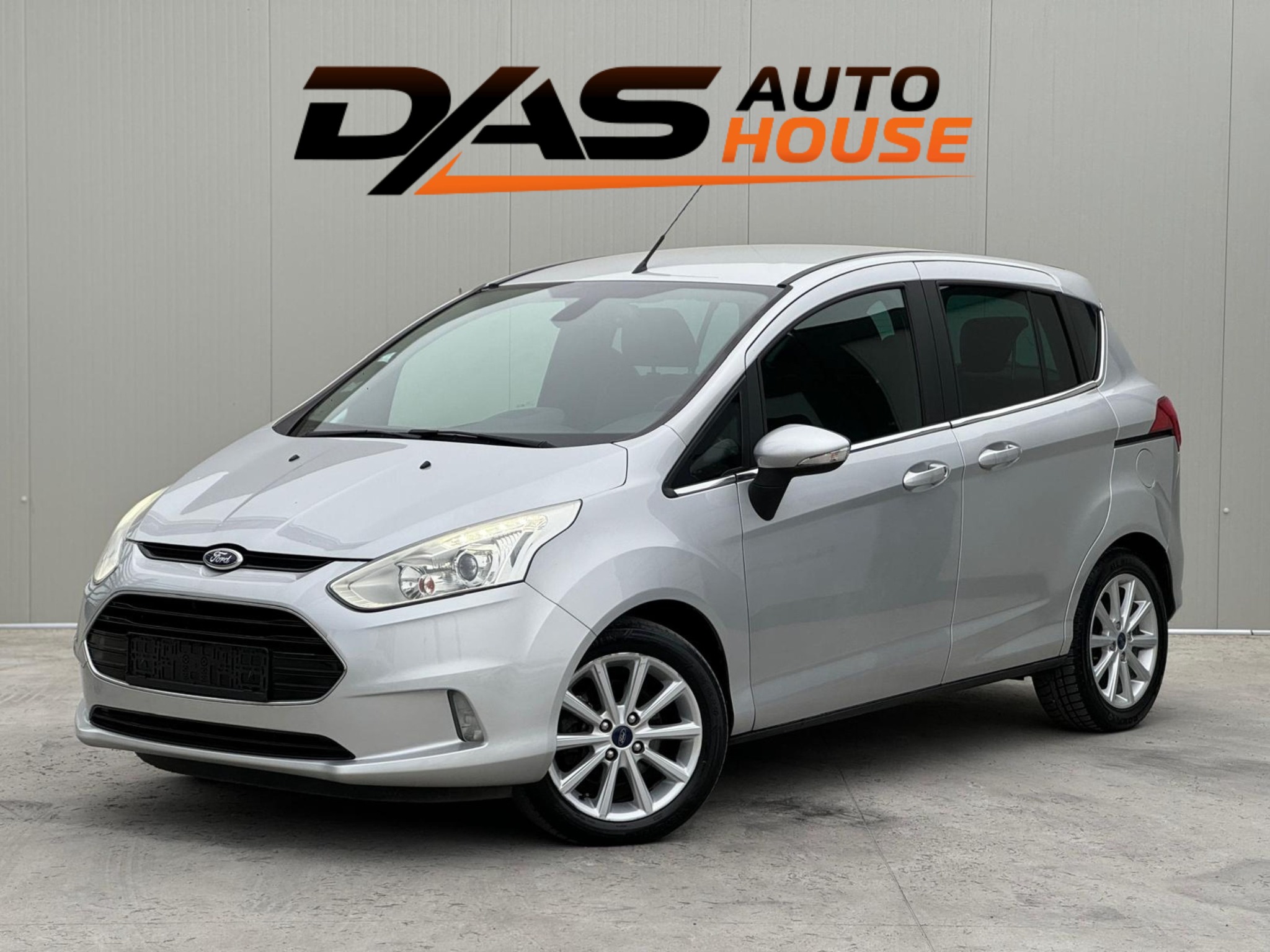 Das Auto House Facebook ad: Ford B-MAX pentru tine dacă vrei mașină compactă…