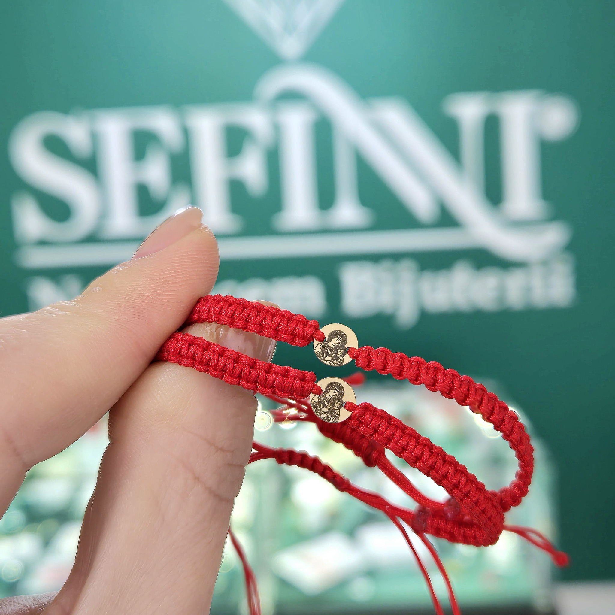 Sefinni.ro Facebook ad